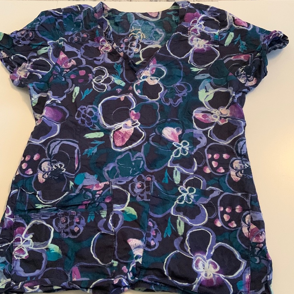 SCRUB TOP LOT! - Picture 1 of 13